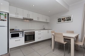 Broadbeach Travel Inn Apartments