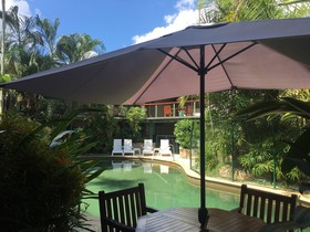 Bay Village Tropical Retreat