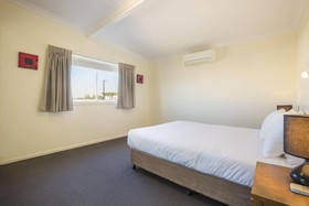 Nightcap at Golden Beach Tavern