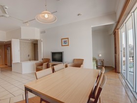 Rolling Surf Resort