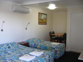 Charleville Waltzing Matilda Motor Inn