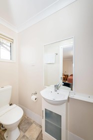 Cypress Pines Studio Villas