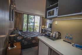 Kings Park Accommodation Chinchilla & Kings Park Bistro