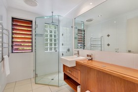 Seascape Luxury Beachfront Holiday House