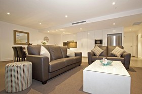Australis Kirra Surf Apartments
