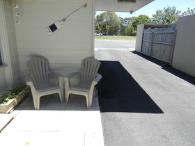 Golden Shores Airport Motel