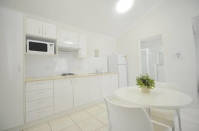 Barney Beach Accommodation Centre