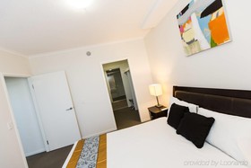 Curtis Central Apartments Hotel