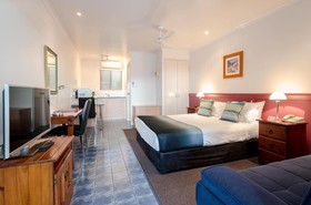 Xenia Central Studio Accommodation