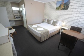 Binalong Motel