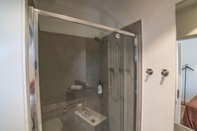 Mackay Adventure Lodge