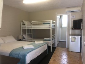 Paradise Motel