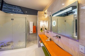 The Feathered Nest - Luxury Wildlife Retreat