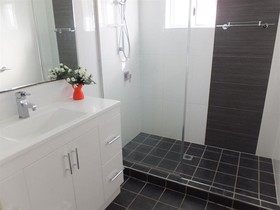 The Shores Holiday Apartments