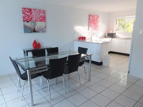 The Shores Holiday Apartments