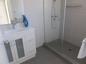 The Shores Holiday Apartments