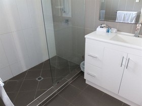 The Shores Holiday Apartments