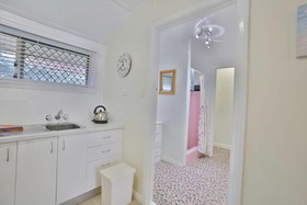 Pale Pacific Holiday Units