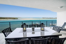 Waves Maroochy River