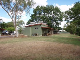 Mount Isa Holiday & Caravan Park