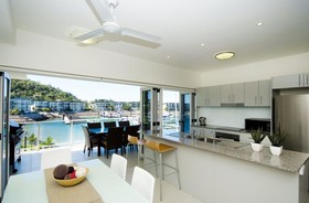 Beachside Magnetic Harbour Apartments