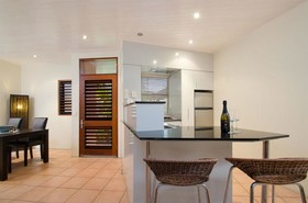 L'Auberge Apartments Noosa