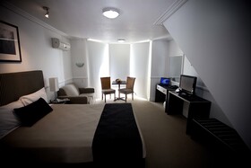 Comfort Inn & Suites Northgate Airport