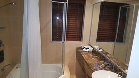 Comfort Inn & Suites Northgate Airport