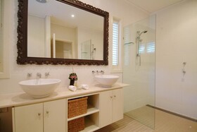 Latitude 16 On Grant Street