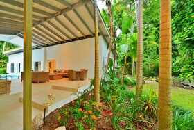 Pavilions In The Palms