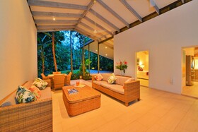 Pavilions In The Palms