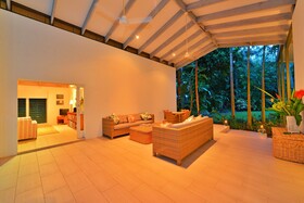 Pavilions In The Palms