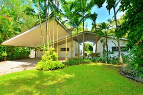 Pavilions In The Palms