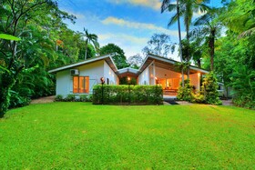 Pavilions In The Palms