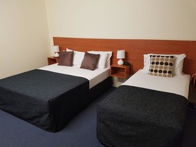 Hampton Villa Motel