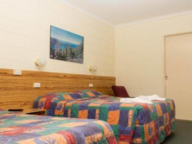 Glenmore Palms Motel