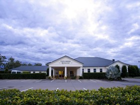 Roma Explorers Inn