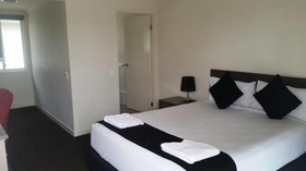 Dooleys Tavern And Motel Springsure