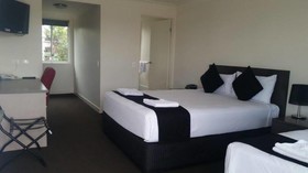 Dooleys Tavern And Motel Springsure