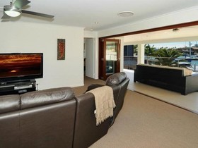 Kumbada 23 Waterfront Holiday House
