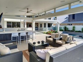 Kumbada 23 Waterfront Holiday House