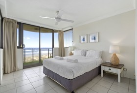 Premiere Apartments by Holiday Rental Surfers Paradise