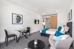 Essence Suites Taringa