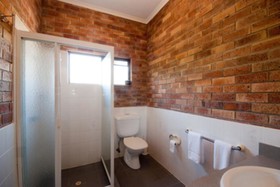 Allan Cunningham Motel