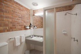 Allan Cunningham Motel