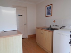 Cotswold Motor Inn
