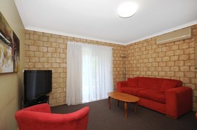 Great Divide Motor Inn