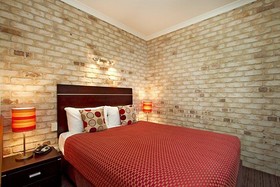 Highlander Motor Inn