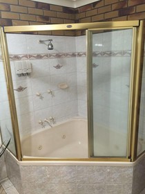 Ruthven Street Motor Inn