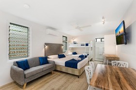 Beach House Motel